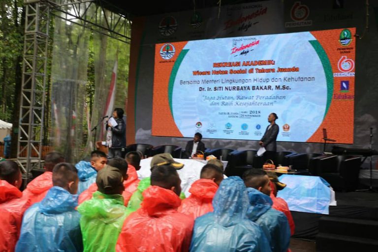 Rekreasi Akademik : Wicara Hutan Sosial