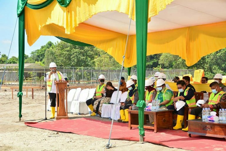 Sekretaris Badan P2SDM KLHK Resmikan Groundbreaking Pembangunan Komplek SMK Kehutanan Negeri Pekanbaru